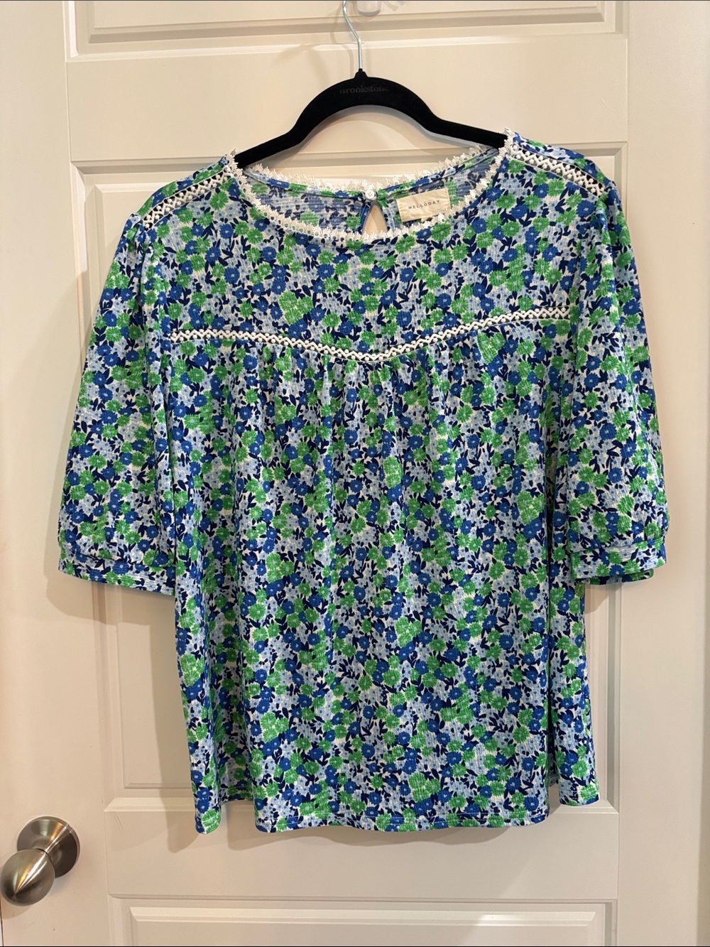 Melloday Blue & Green Floral  Women’s Top size Large
